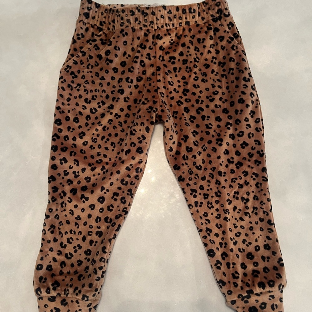 Leopard Print Kids Matching Set - Picture 3 of 5